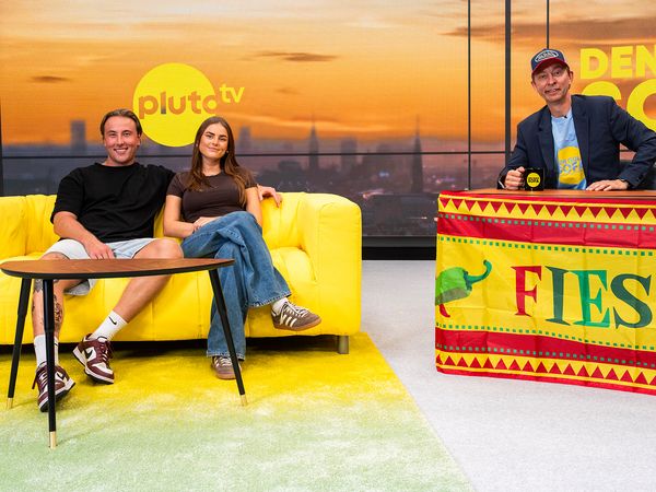 Den gule sofa med Allan Sindberg - Anne Plejdrup & Nikolaj Hvidman