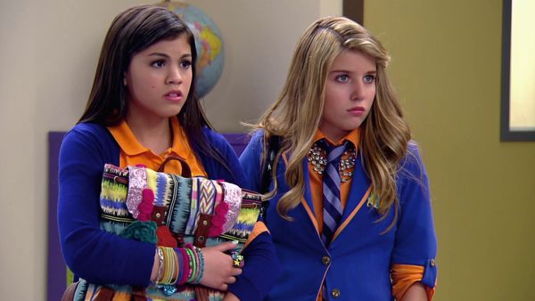Every Witch Way - Club de pelea mágico