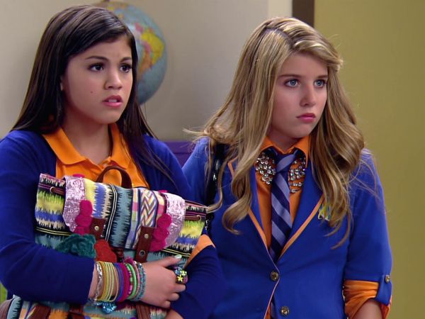 Every Witch Way - Club de pelea mágico