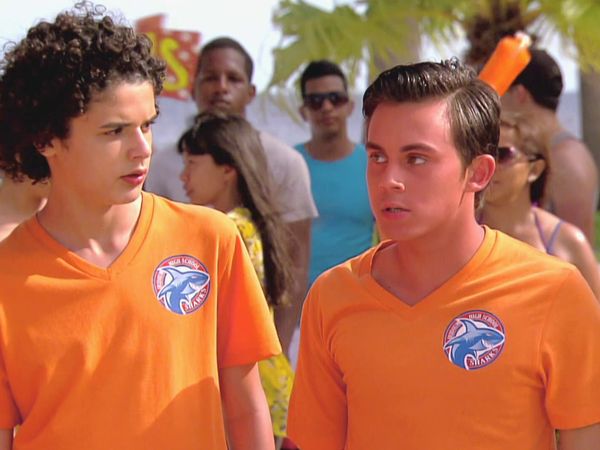 Every Witch Way - Voleibol de playa
