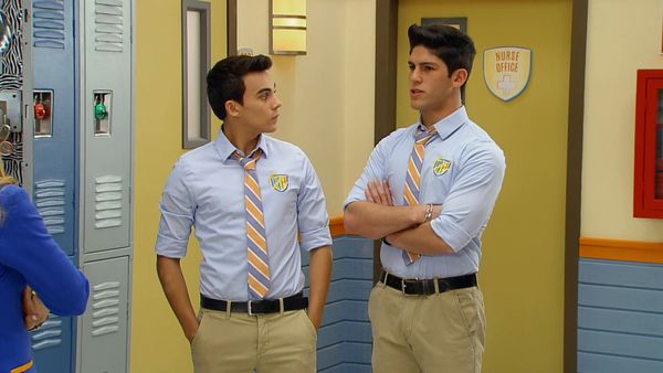 Every Witch Way - Unidas Venceremos