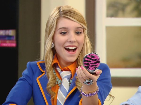 Every Witch Way - Poderes Por Um Substituto