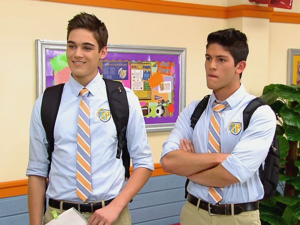 Every Witch Way - Fora de Controle