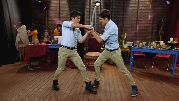 Every Witch Way - Sobre um Mago