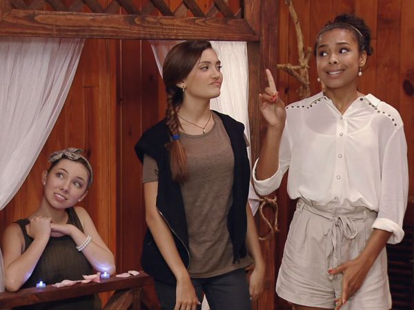 Every Witch Way - A História de Duas Vidas