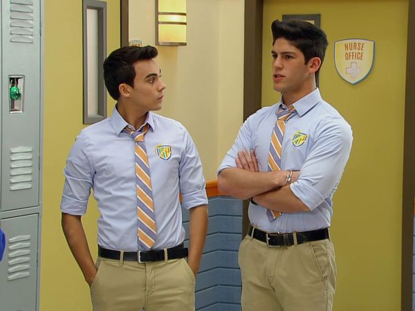 Every Witch Way - De Vuelta Al Negro