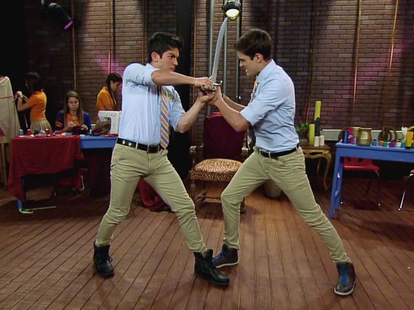 Every Witch Way - Por un Hechicero