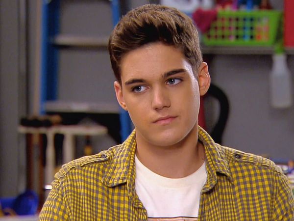 Every Witch Way - Tudo o que falo é ao contrário