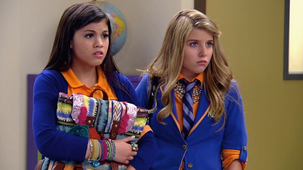Every Witch Way - Clube de luta de magia