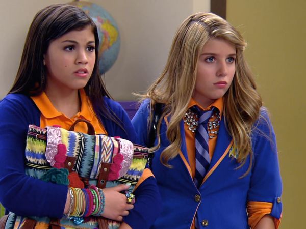 Every Witch Way - Clube de luta de magia