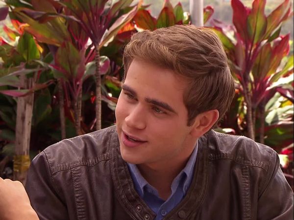 Amor Secreto - Episódio 64