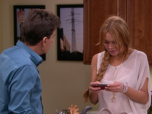 Tratamento de Choque - Charlie coloca Lindsay Lohan em apuros