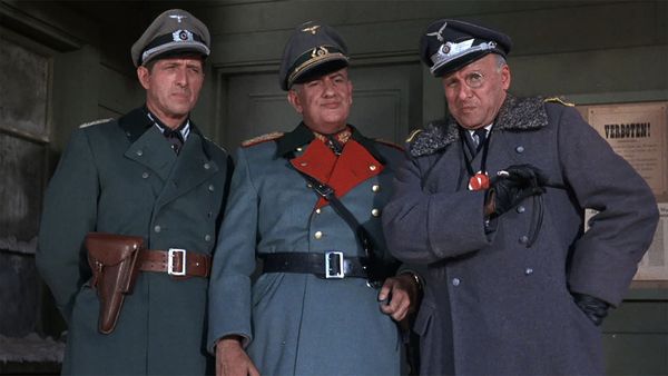 Hogan's Heroes - Operation Briefcase