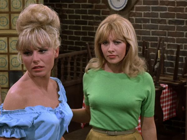 Hogan's Heroes - The Flame Grows Higher