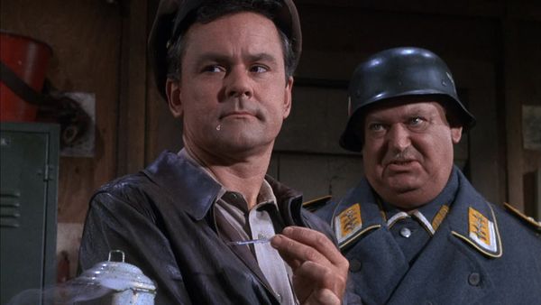 Hogan's Heroes - How to Catch a Papa Bear
