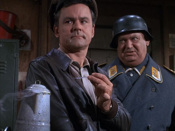 Hogan's Heroes - How to Catch a Papa Bear