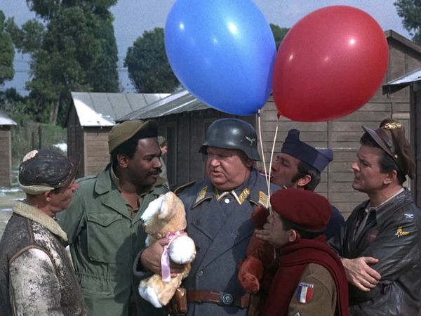 Hogan's Heroes - What Time Does the Balloon Go Up?