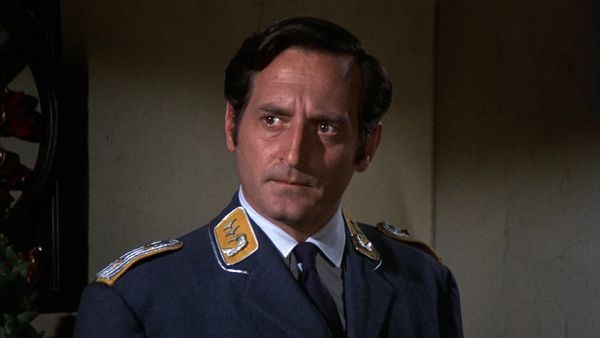Hogan's Heroes - The Experts