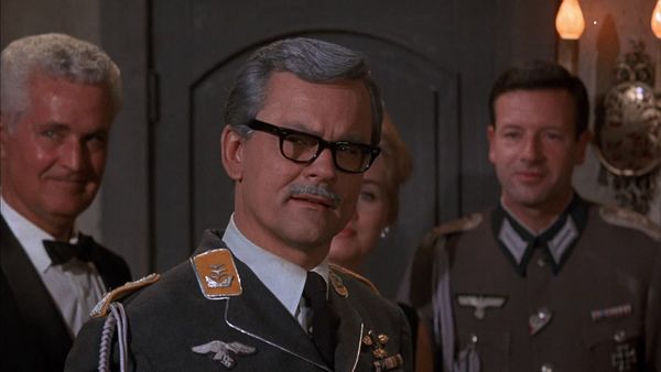 Hogan's Heroes - Hogan's Double Life