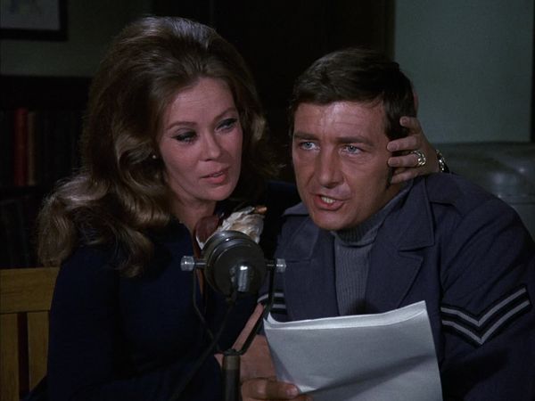 Hogan's Heroes - Is There A Traitor In The House?