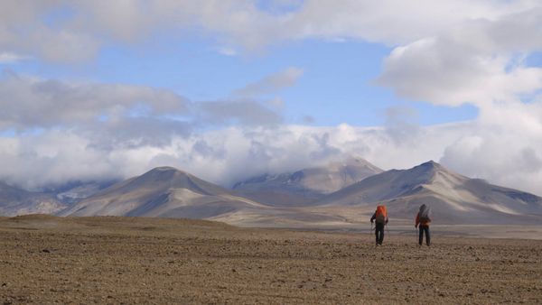 A La Conquete Des Parcs Americains - Katmai: Return To The Valley Of 10,000 Smokes