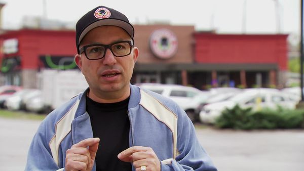 Undercover Boss - Buffalo Wings & Rings