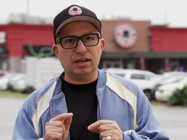 Undercover Boss - Buffalo Wings & Rings