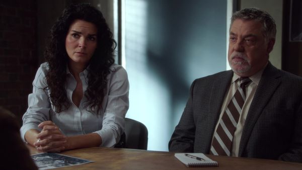 Rizzoli & Isles - This Is How a Heart Breaks