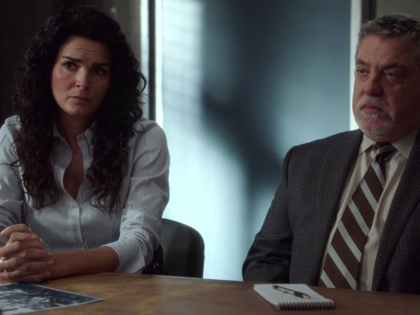 Rizzoli & Isles - This Is How a Heart Breaks