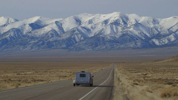 A La Conquete Des Parcs Americains - Nevada: The Loneliest Road in America