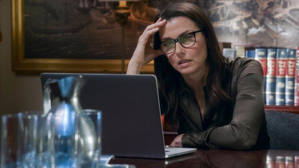 Blue Bloods - Fake It 'Til You Make It