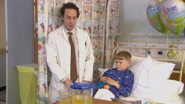 Green Wing - Caroline's First Day