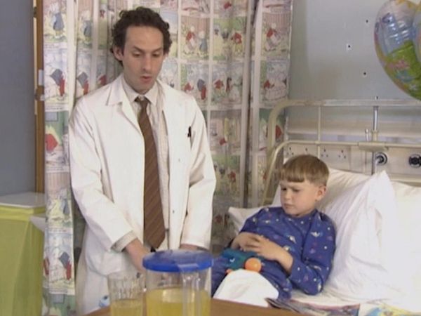 Green Wing - Caroline's First Day
