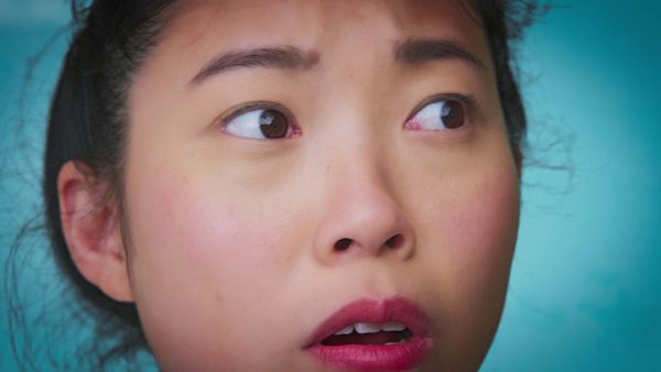 Awkwafina is Nora from Queens - Piloto