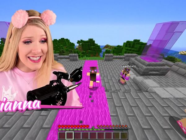 BriannaPlayz - Ways to Prank Unspeakable with Diamonds! / I Found a Leah Ashe Only Server in Minecraft!