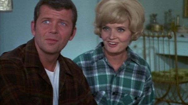 The Brady Bunch - A-camping We Will Go