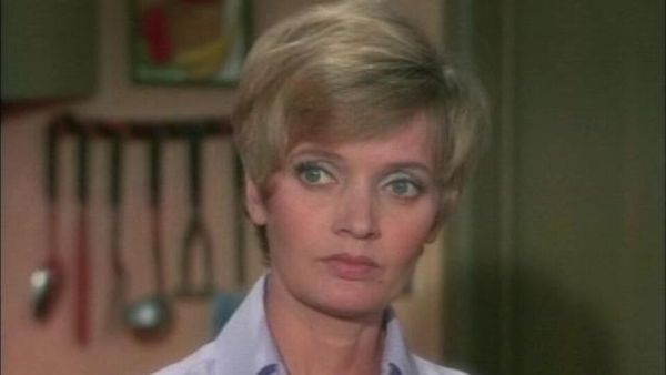The Brady Bunch - Going, Going ... Steady