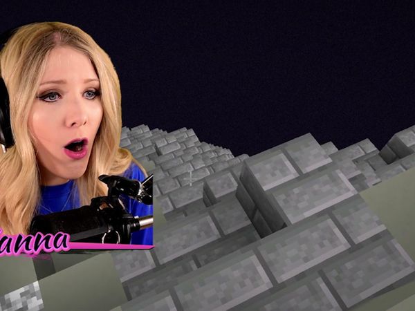 BriannaPlayz - Things You Should Never Craft with Emeralds! / Ways to Prank Noob1234's Moon Base!