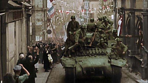 World War II in HD Colour - Closing the Ring