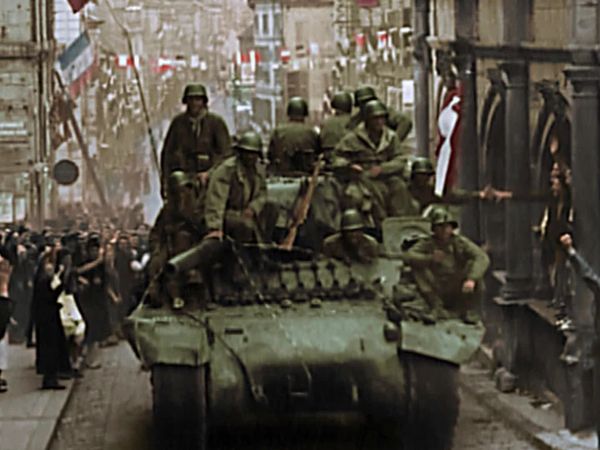 World War II in HD Colour - Closing the Ring