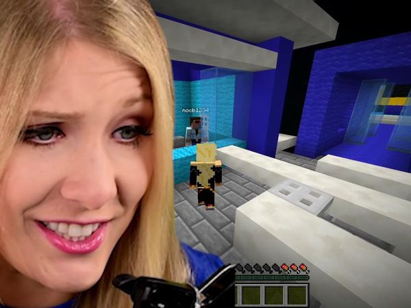 BriannaPlayz - I Found a Boys Only Minecraft Planet! / Ways to Prank Your Mom in Minecraft!
