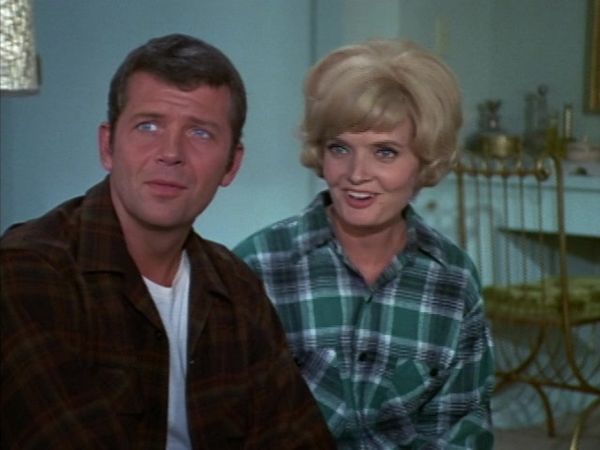 The Brady Bunch - A-camping We Will Go