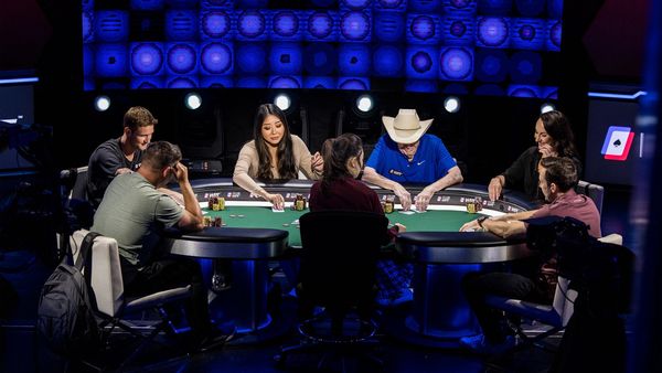 World Poker Tour - WPT Cash Game $100/$200 No Limit Holdem 2022 - Papel 2
