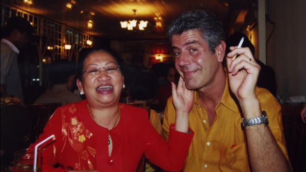 Anthony Bourdain: No Reservations - Vietnam: There's No Place Like Home
