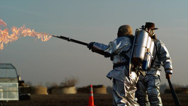 MythBusters - Fire vs. Ice