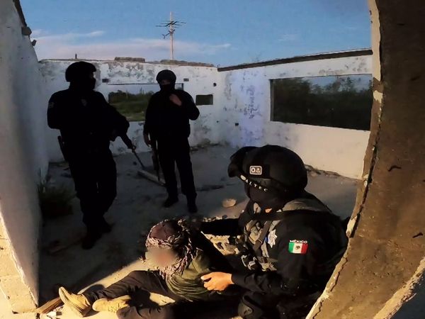 ¡ALTO! Frontera - Episodio 7