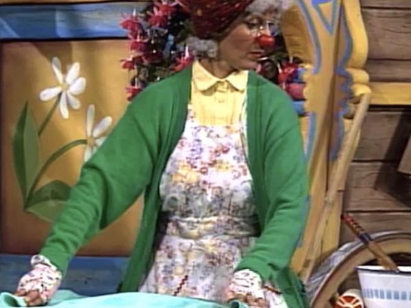 The Big Comfy Couch - Hoopla