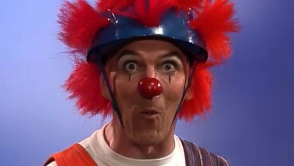 The Big Comfy Couch - Traveling Papers