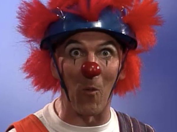 The Big Comfy Couch - Traveling Papers