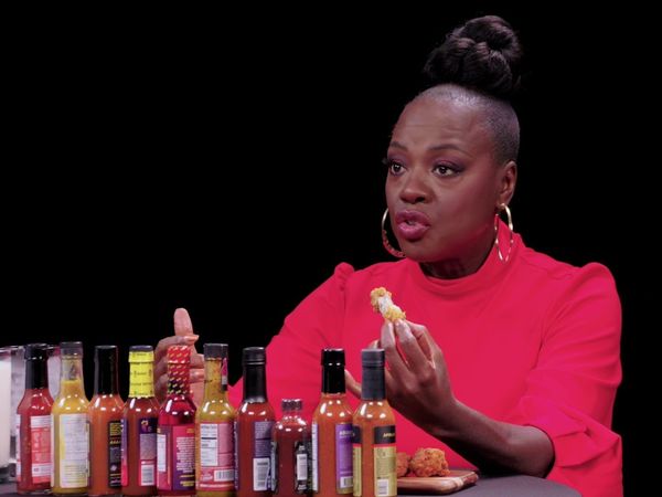 Hot Ones - Viola Davis Gives a Master Class While Eating Spicy Wings